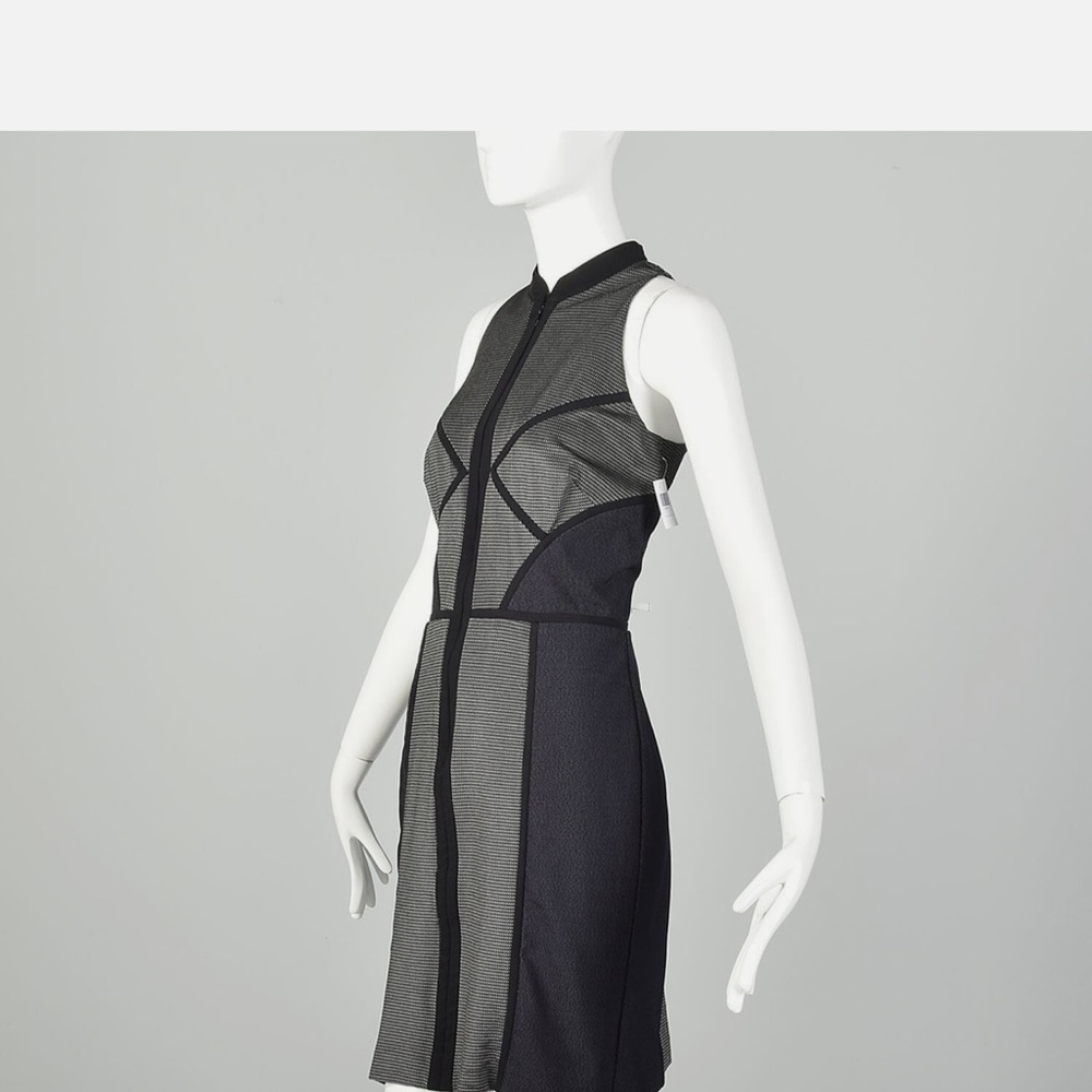 Nicole Miller Artelier Dress Structural Zip Front BodyCon
Designer